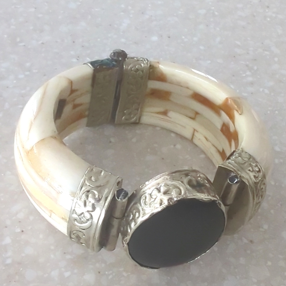 Vintage carved bone and jasper hinged bracelet